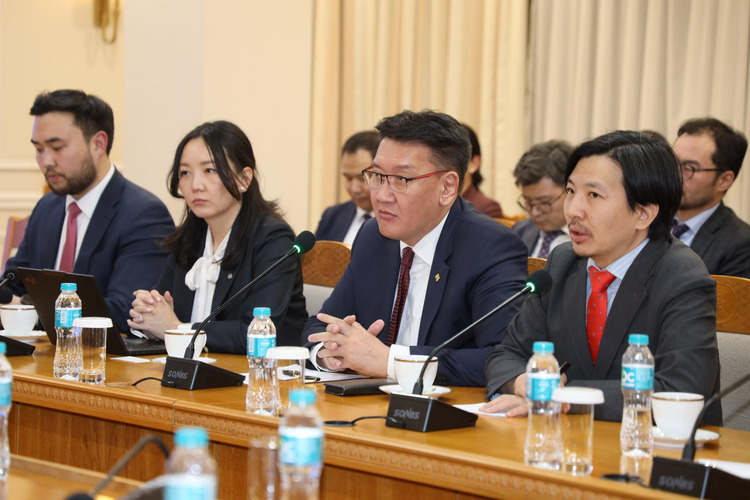 ОЮУ ТОЛГОЙ төслийн хувь нийлүүлэгчдийн ЗЭЭЛИЙН ХҮҮГ БУУРУУЛАХ хэлэлцээ үргэлжилж байна